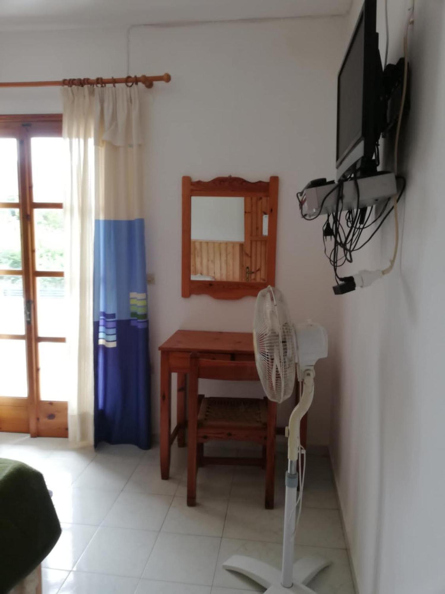 Lakis Apartments 아카라비 외부 사진