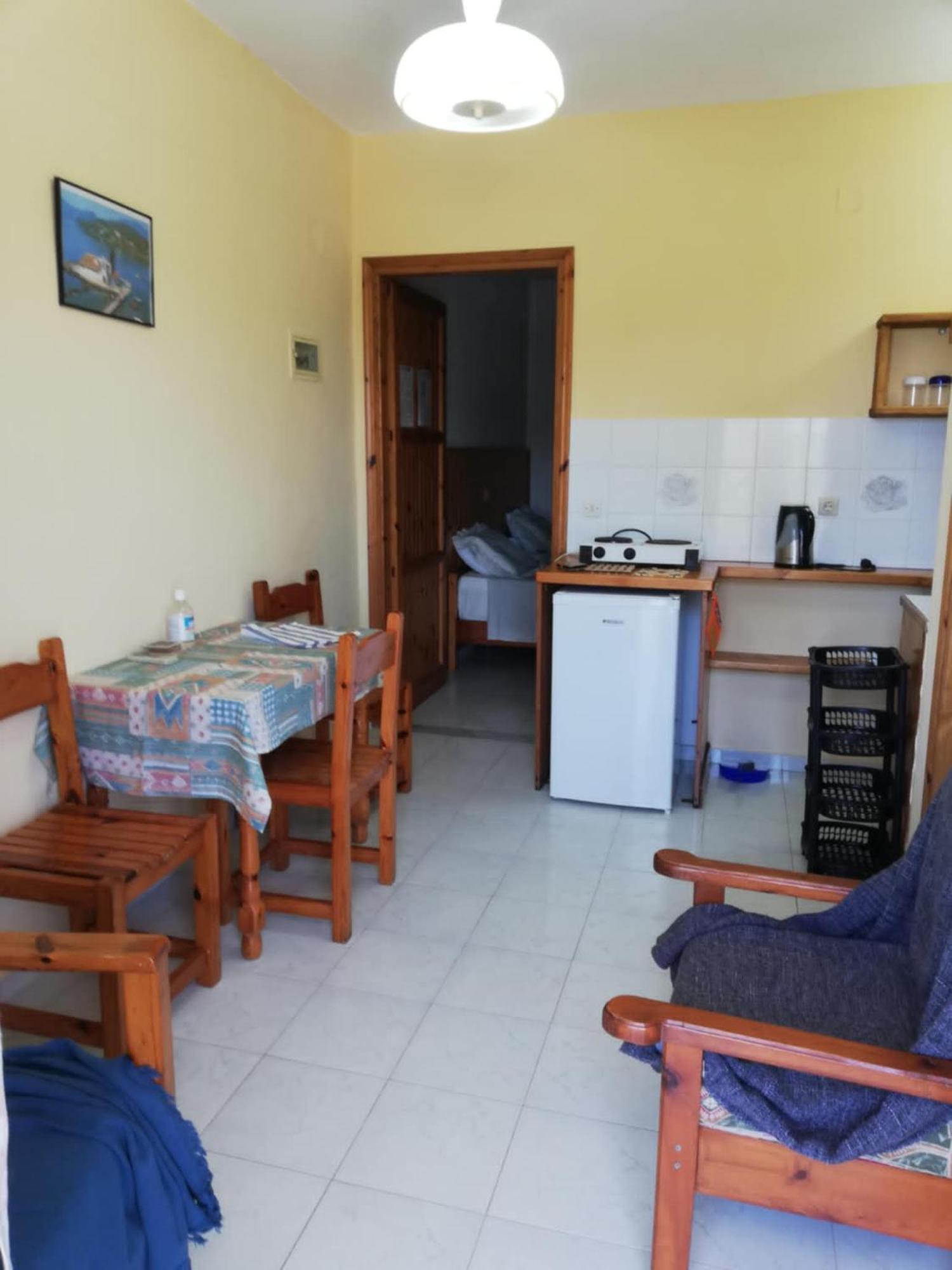 Lakis Apartments 아카라비 외부 사진