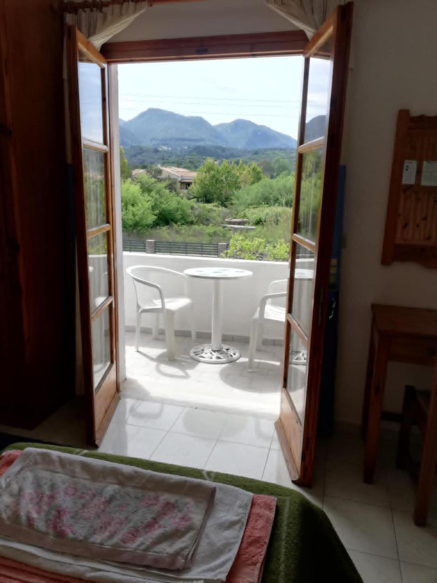 Lakis Apartments 아카라비 외부 사진